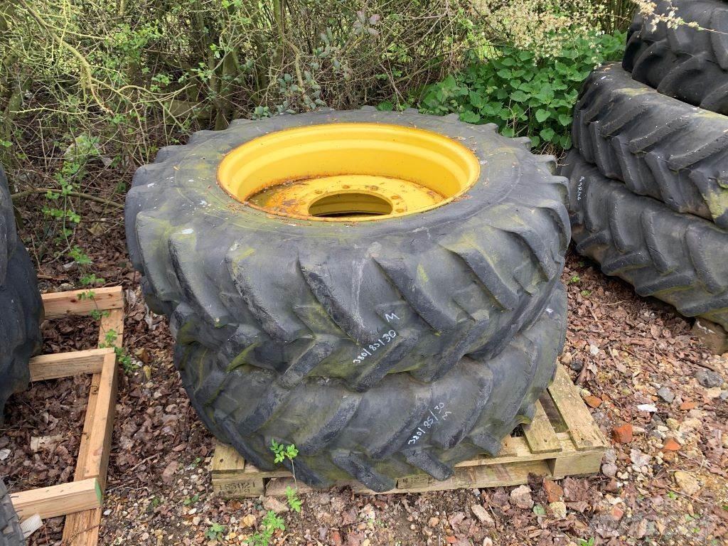  FRONT WHEELS Banden, wielen en velgen