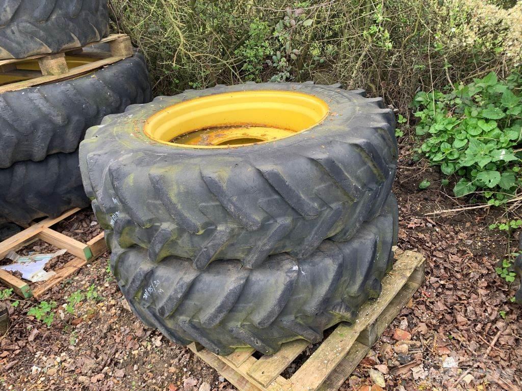  FRONT WHEELS Banden, wielen en velgen