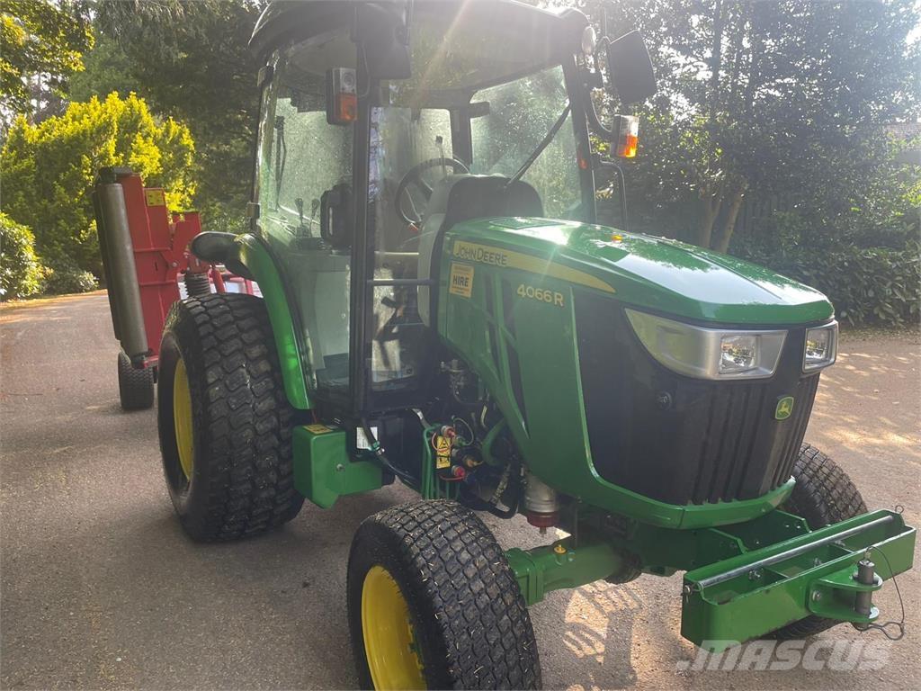 John Deere 4066R Compacttrekkers