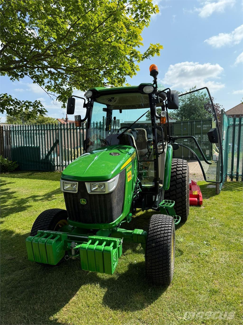 John Deere 4066R Compacttrekkers