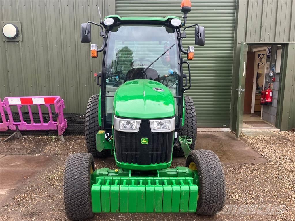 John Deere 4066R Compacttrekkers