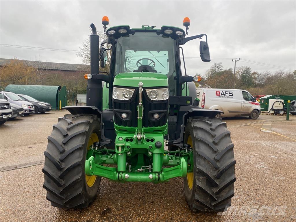 John Deere 6130M Tractoren