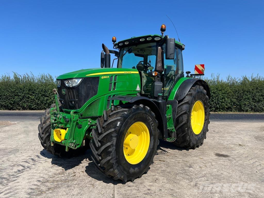 John Deere 6250R Tractoren