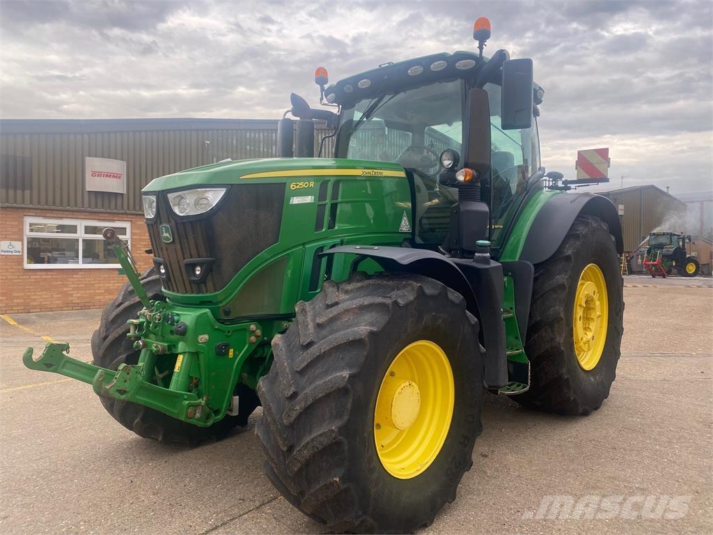 John Deere 6250R Tractoren