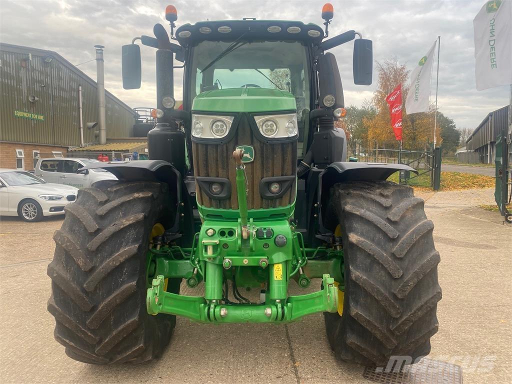John Deere 6250R Tractoren