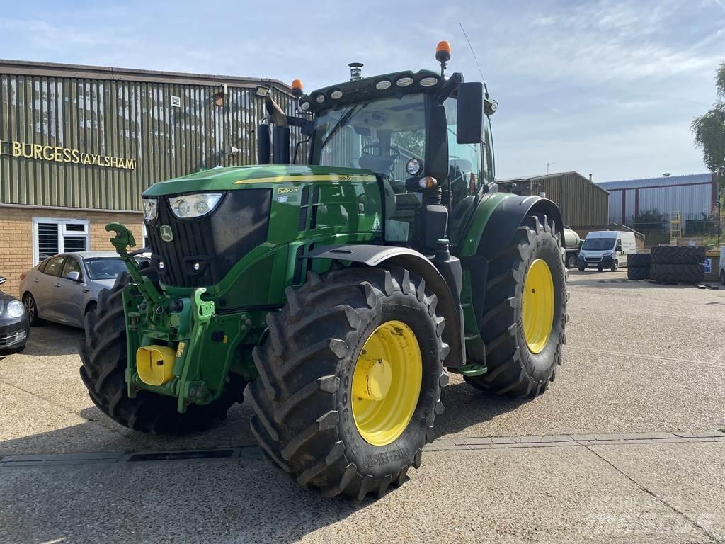 John Deere 6250R Tractoren