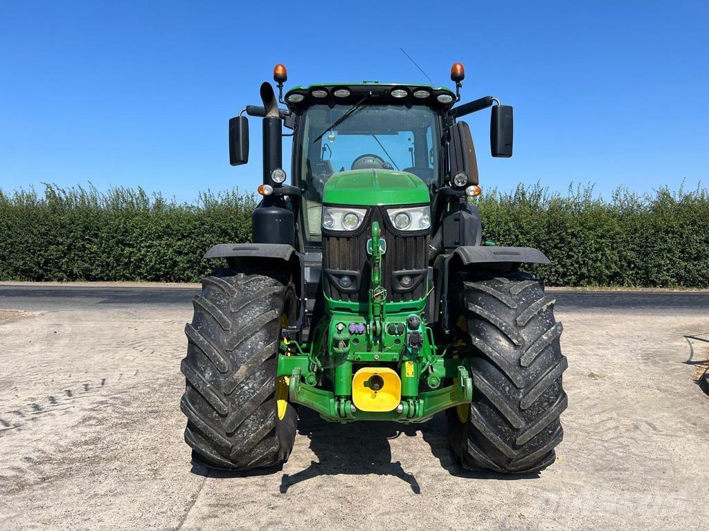 John Deere 6250R Tractoren