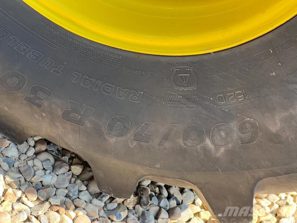 John Deere 6250R Tractoren
