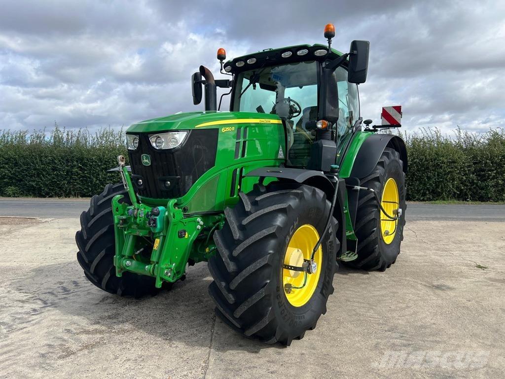 John Deere 6250R Tractoren