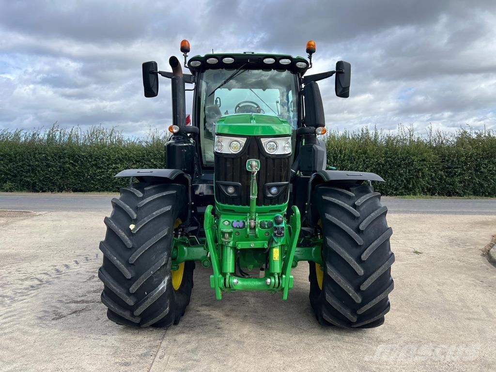John Deere 6250R Tractoren