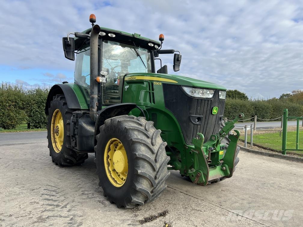 John Deere 7230R Tractoren