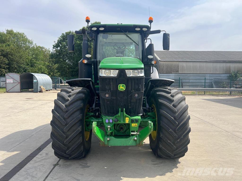 John Deere 7310R Tractoren