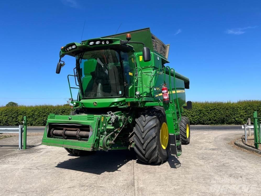 John Deere T670HM Maaidorsmachines