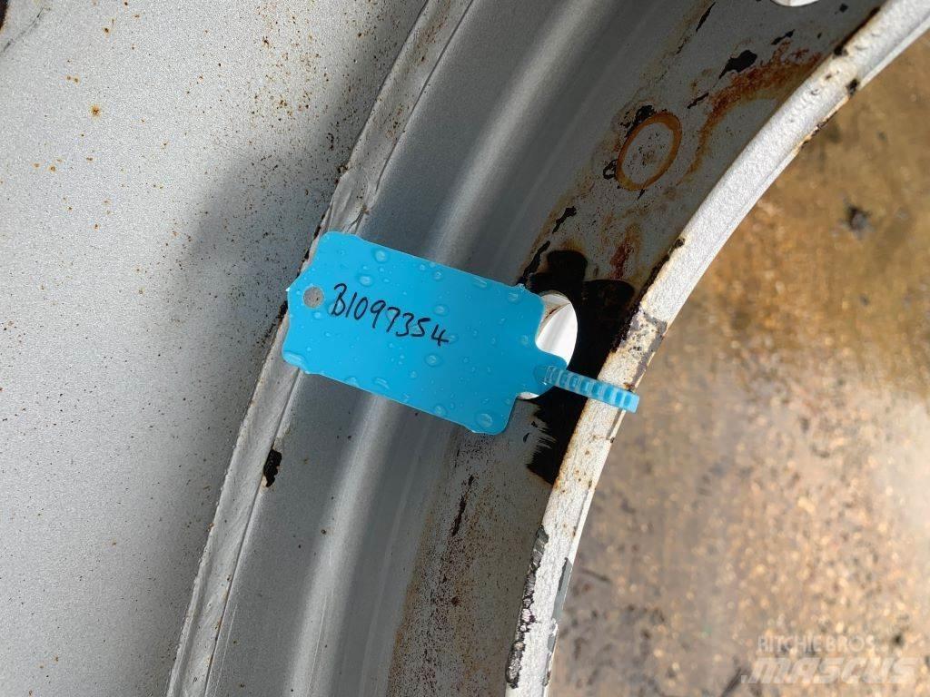 Kramer 500/70R24 Banden, wielen en velgen