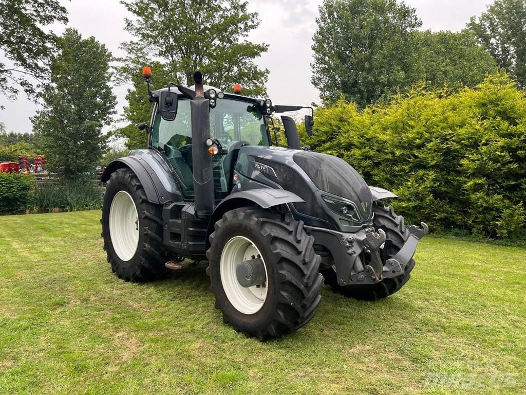 Valtra T234 Tractoren