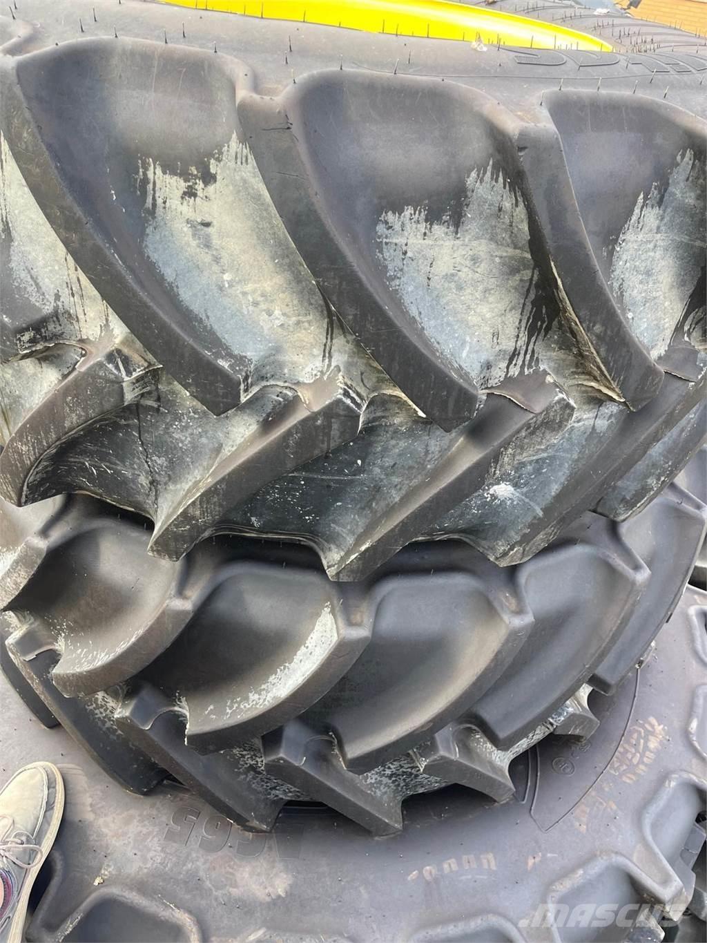  WHEELS Banden, wielen en velgen