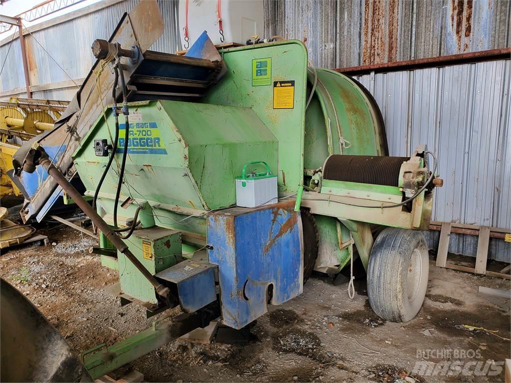AG-BAG JR-700 Getrokken veldhakselaar