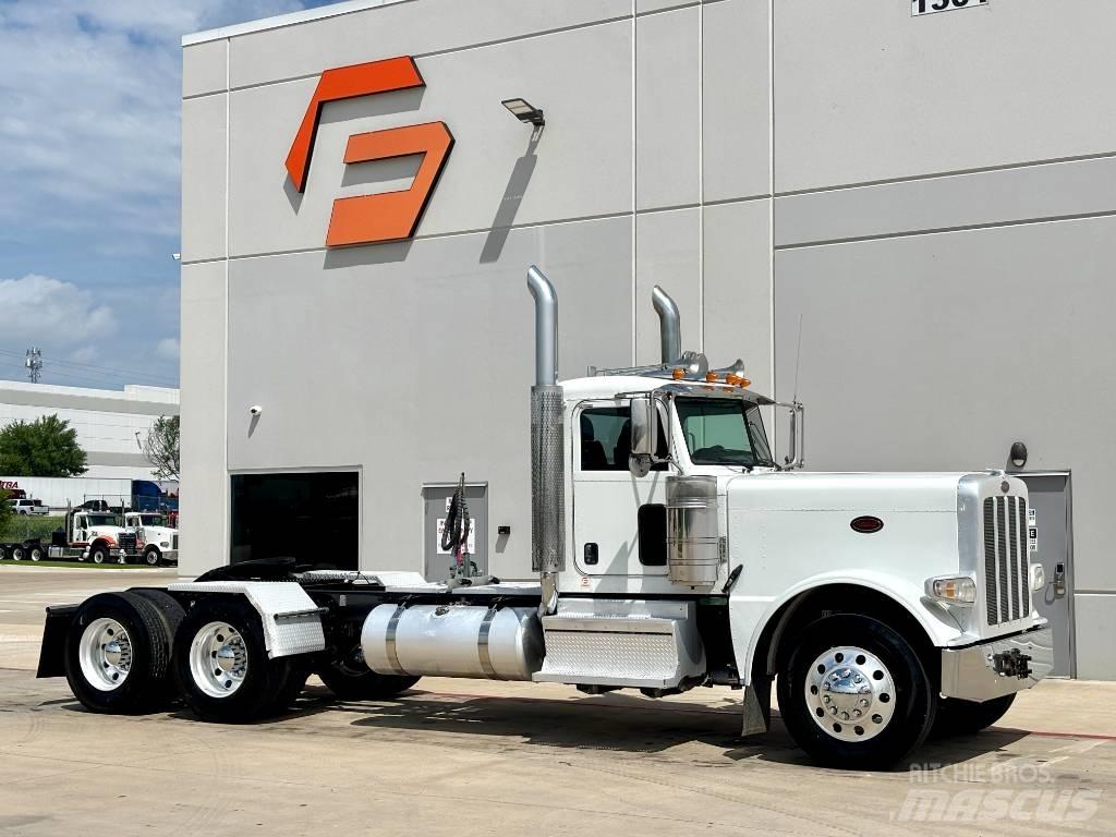 Peterbilt 389 Trekkers