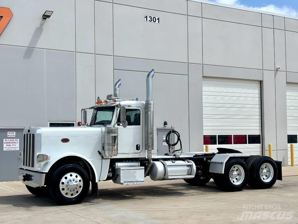Peterbilt 389 Trekkers