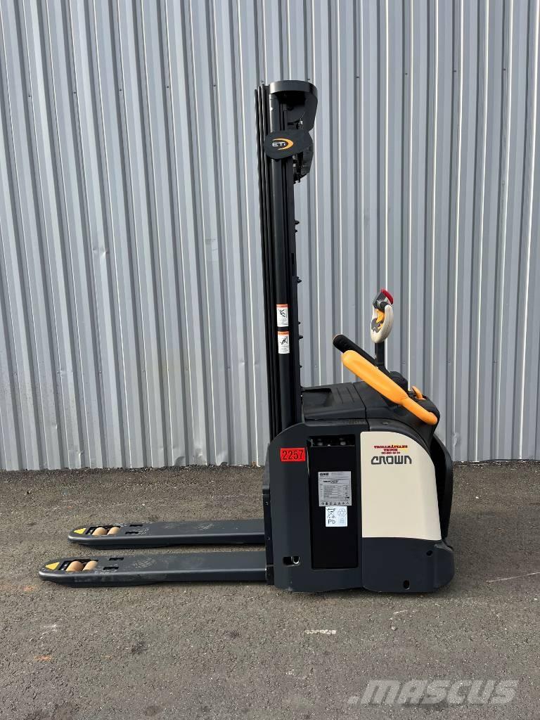 Crown ETi 4000-1.2 Meeloop stapelaar