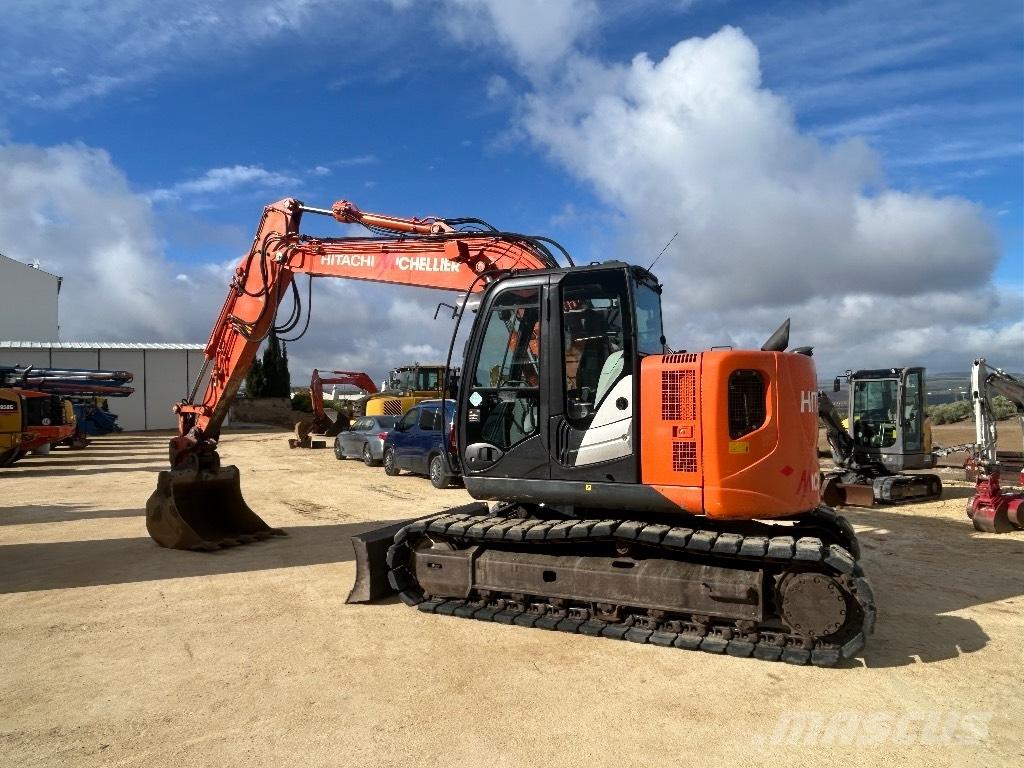 Hitachi ZX 135 Rupsgraafmachines