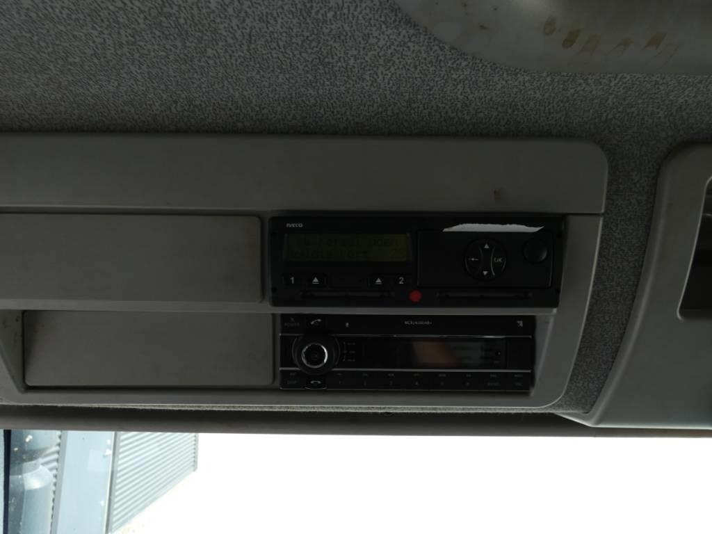 Iveco 150E 25 Vlakke laadvloer met kraan