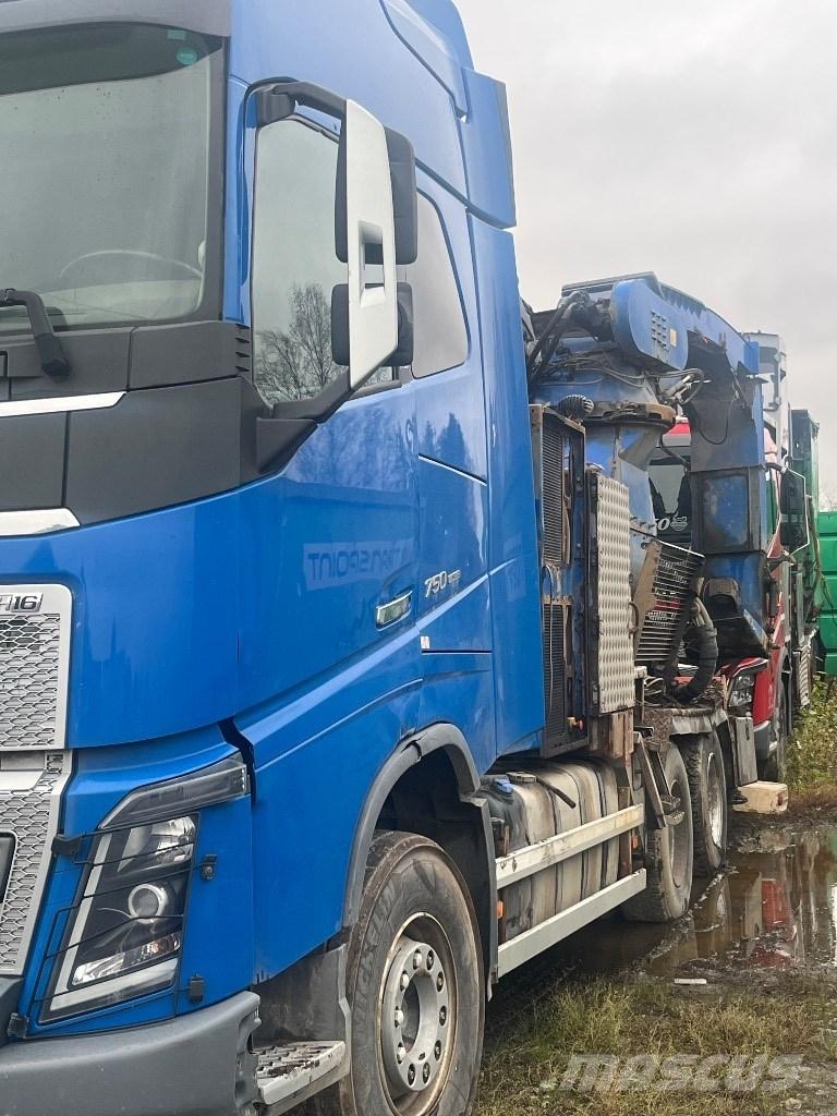 Volvo FH 750 Houtklover
