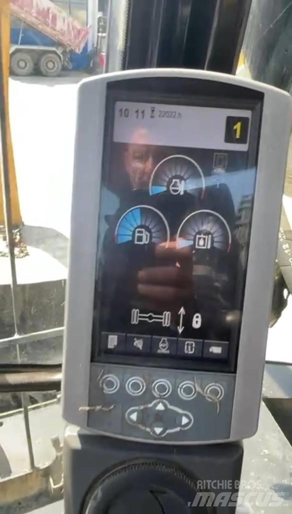 CAT 318D MH Wielgraafmachines