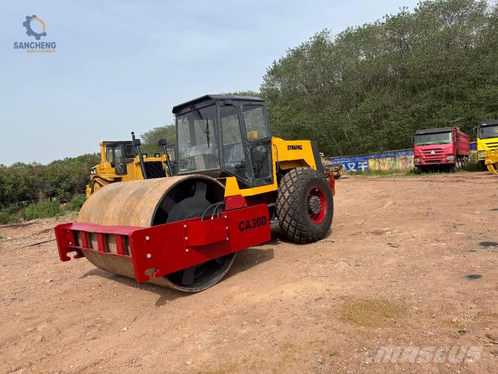 Dynapac CA 30 D Trilrolwalsen