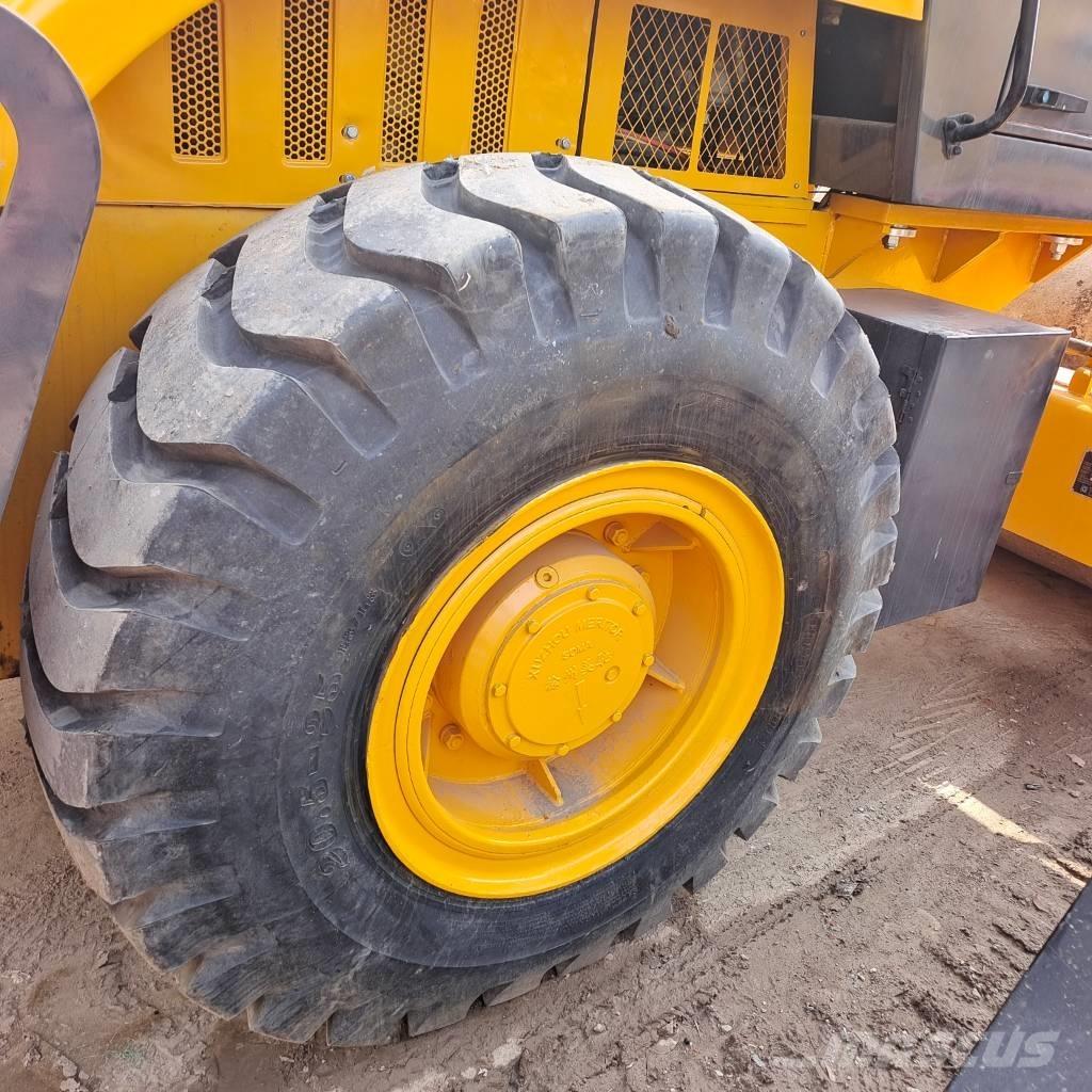 XCMG XS 203 J Trilrolwalsen