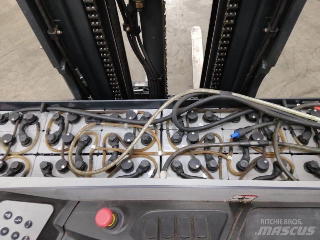 Still FM-X14 Reachtruck voor hoog niveau
