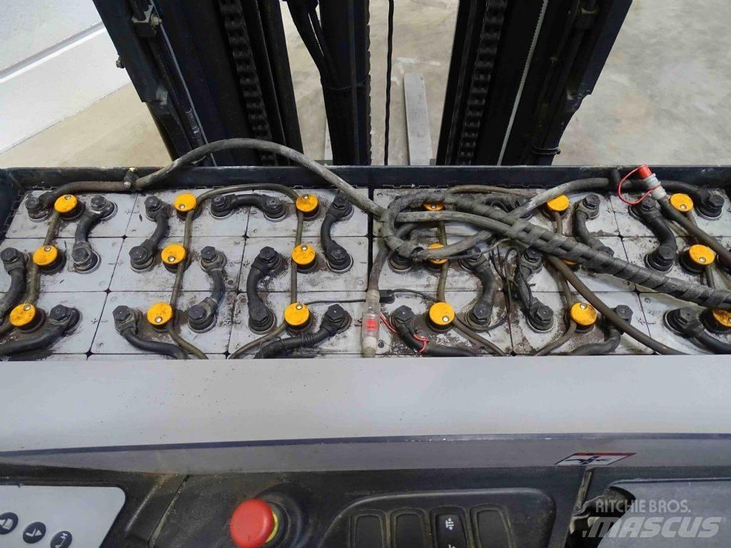 Still FM-X14 Reachtruck voor hoog niveau