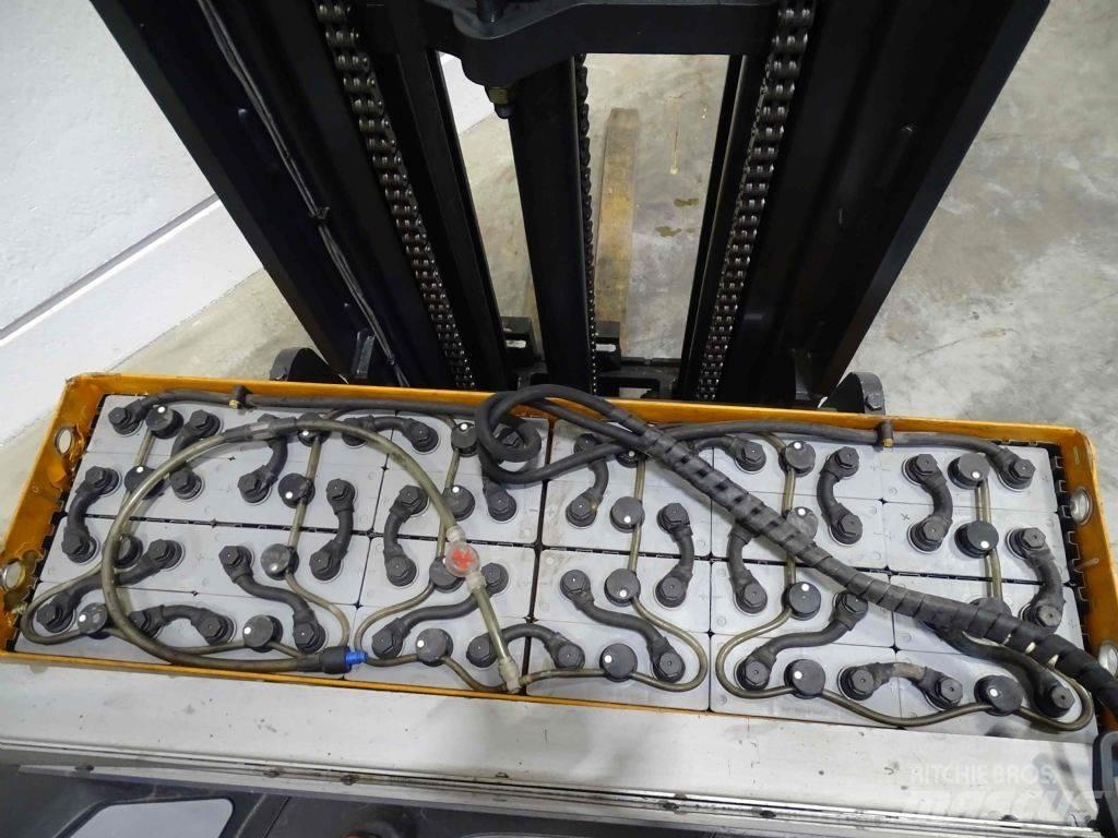 Still FM-X14 Reachtruck voor hoog niveau