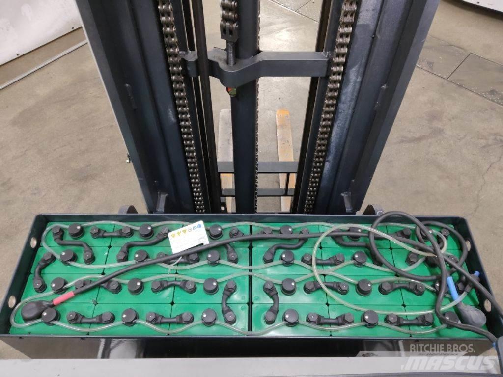 Still FM-X14 Reachtruck voor hoog niveau