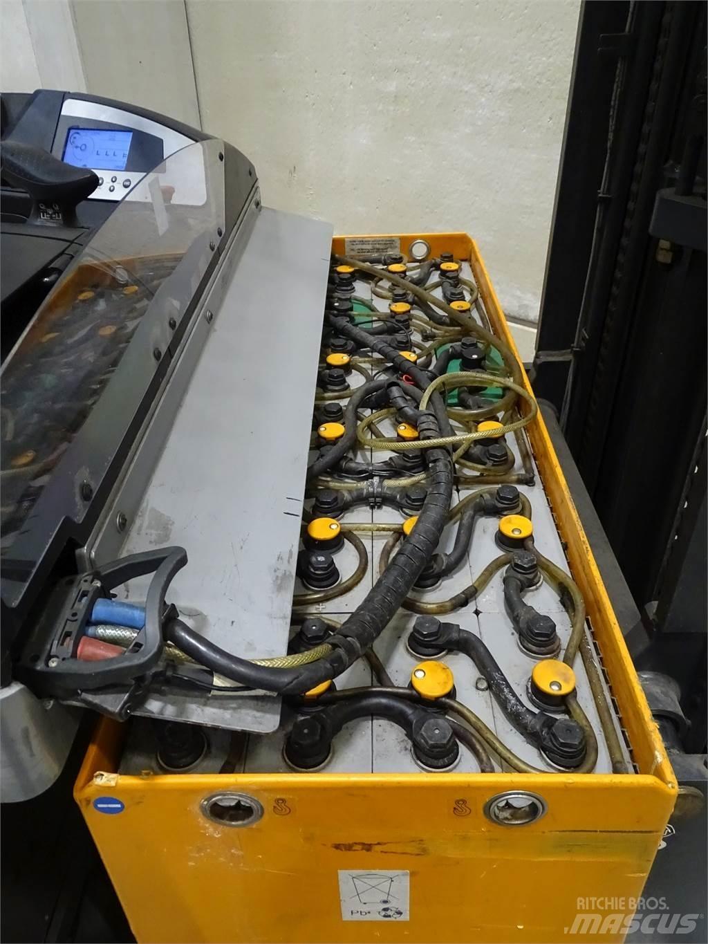 Still FM-X14 Reachtruck voor hoog niveau
