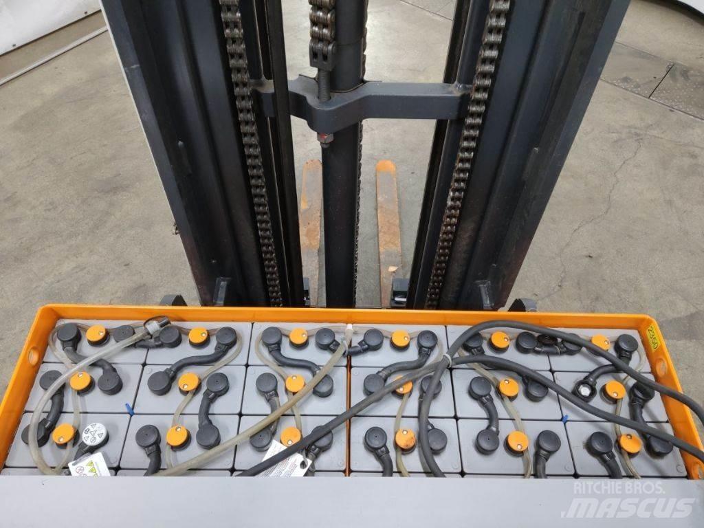 Still FM-X17 Reachtruck voor hoog niveau