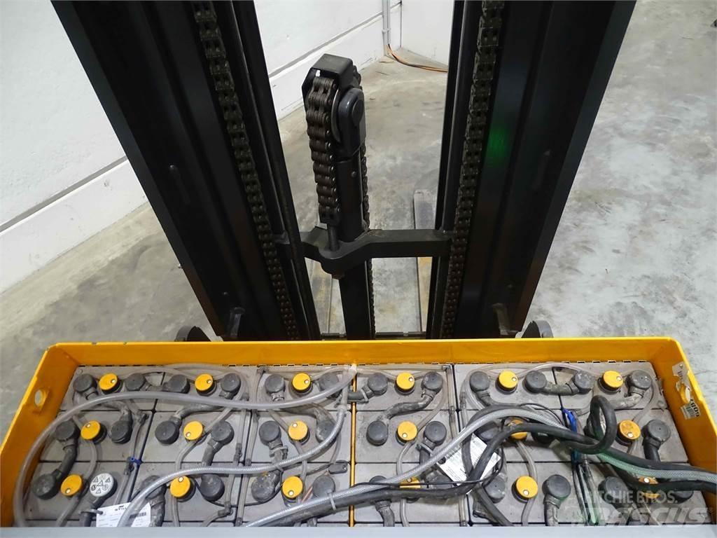 Still FM-X17 Reachtruck voor hoog niveau