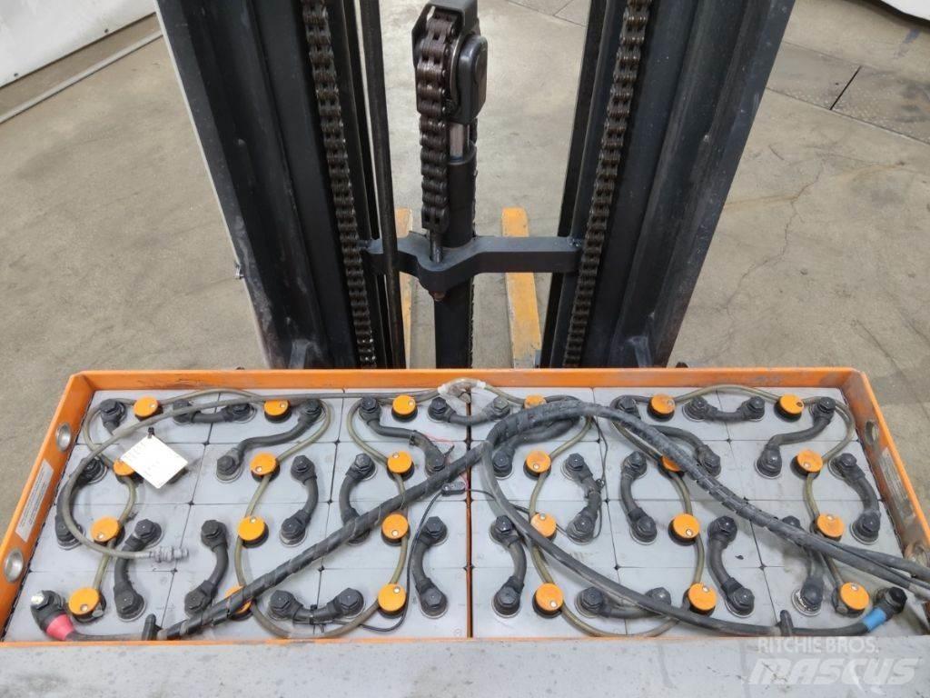 Still FM-X17 Reachtruck voor hoog niveau