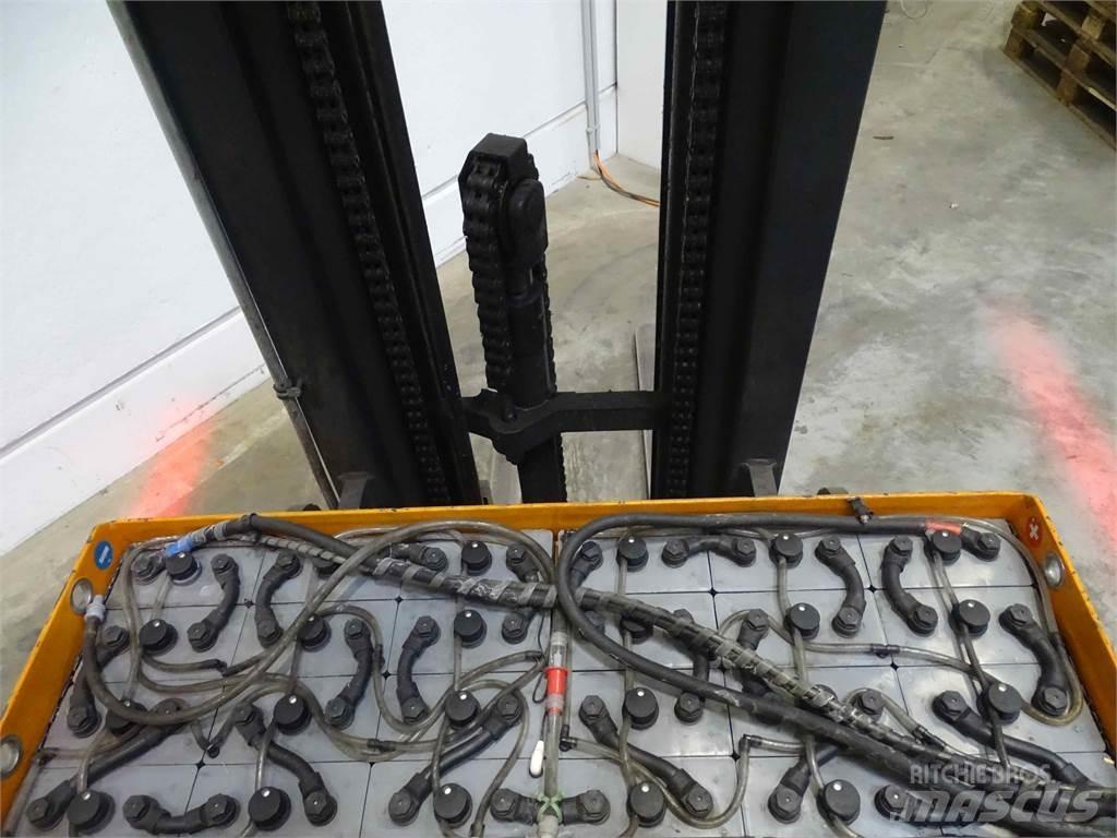 Still FM-X17 Reachtruck voor hoog niveau