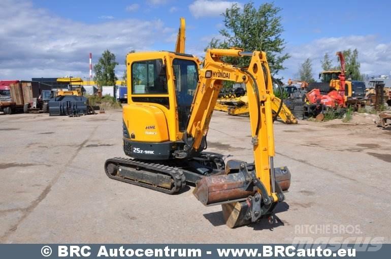 Hyundai R25Z-9AK Minigraafmachines < 7t