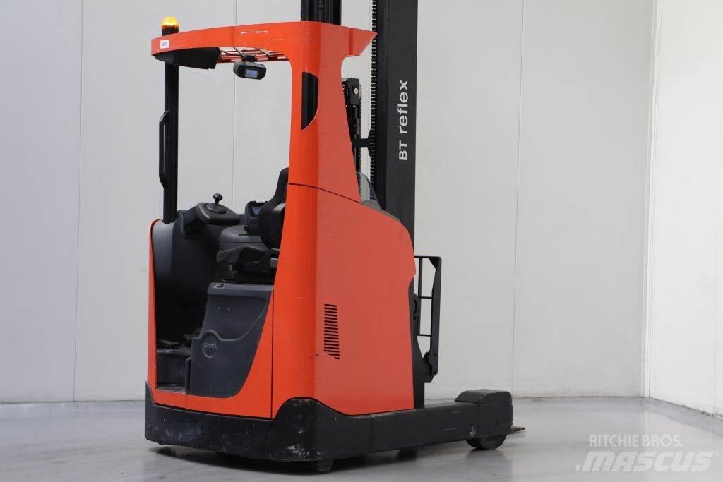 BT RRE140H Reachtruck voor hoog niveau