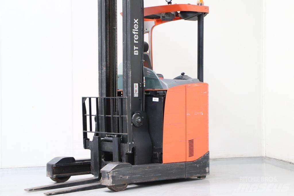 BT RRE160 Reachtruck voor hoog niveau