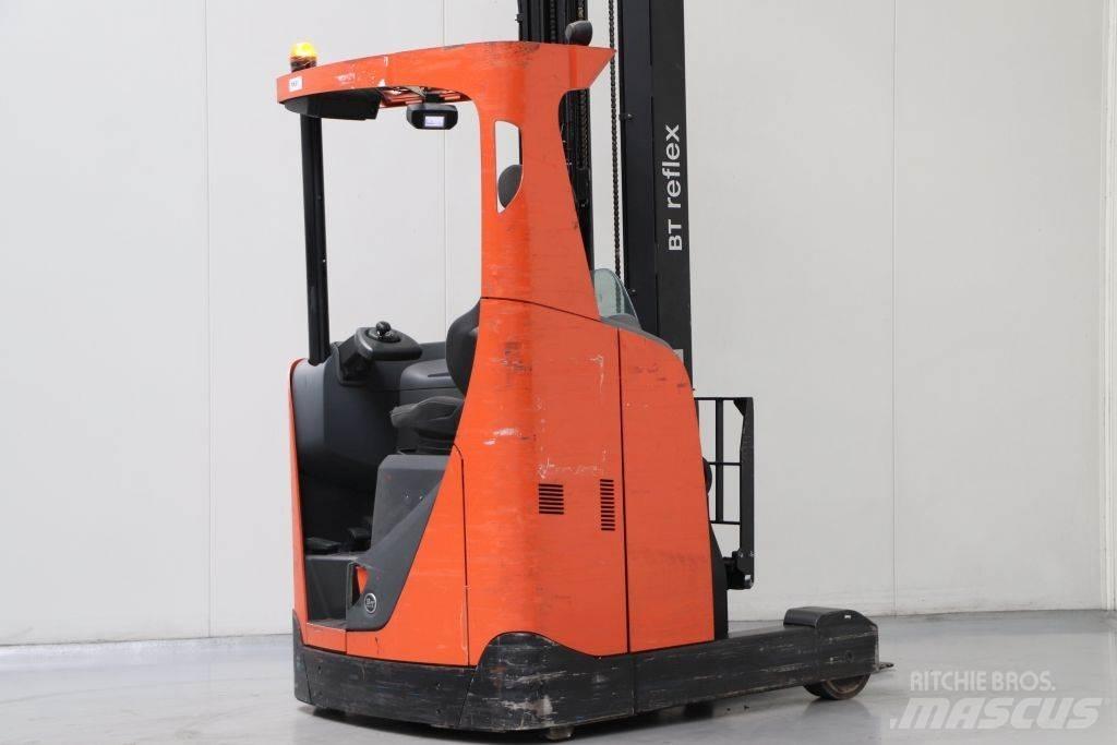 BT RRE160 Reachtruck voor hoog niveau