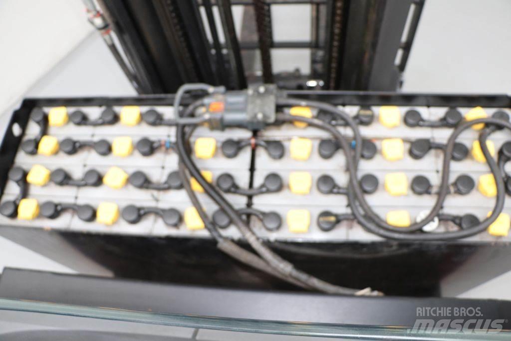 BT RRE160 Reachtruck voor hoog niveau