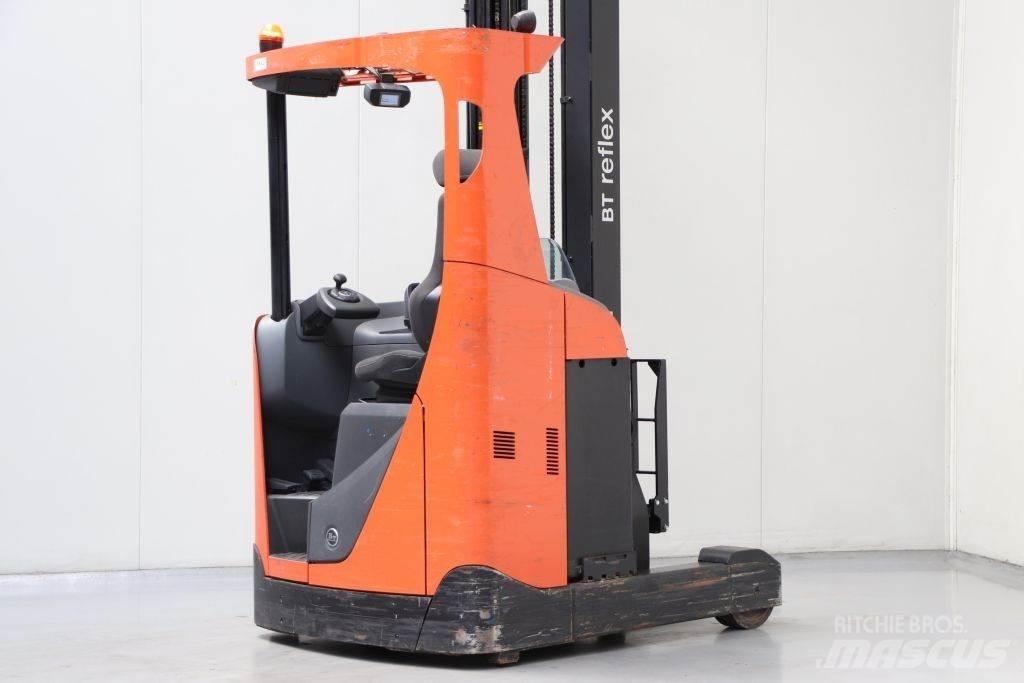 BT RRE160 Reachtruck voor hoog niveau
