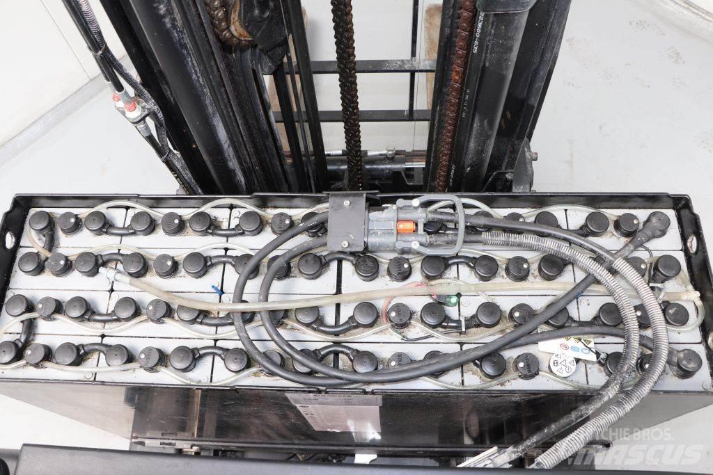 BT RRE160 Reachtruck voor hoog niveau