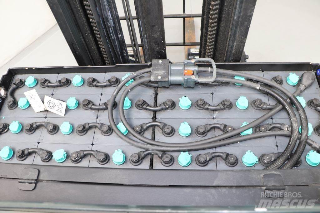 BT RRE160H Reachtruck voor hoog niveau
