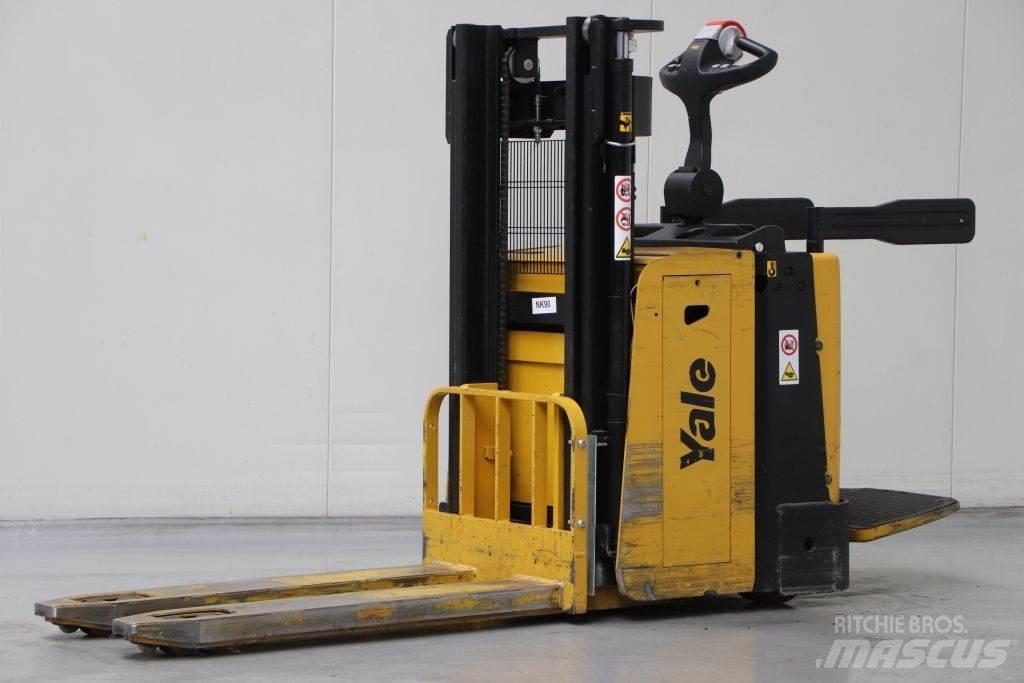 Hyster MP20XD Meeloop stapelaar