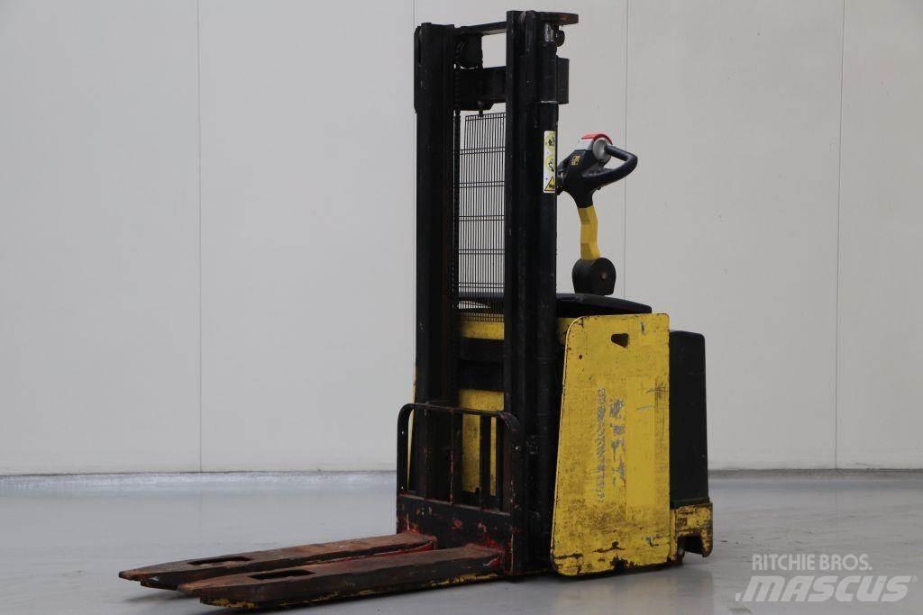 Hyster S1.2S-30 IL Meeloop stapelaar