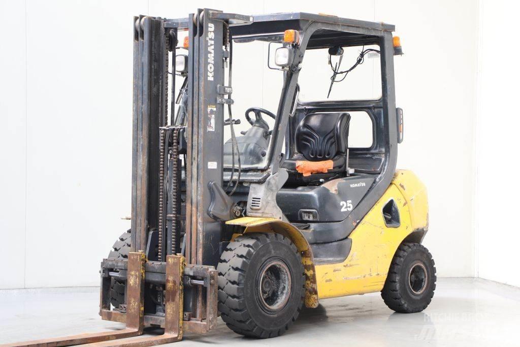 Komatsu FD25T-17 Diesel heftrucks